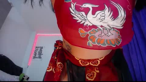 Snapshot of pinky_pinky_ chatting on 09.19.25 VIOLETA LOPEZ online show from 09.19.25