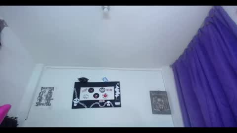 Snapshot of pinky_pinky_ chatting on 09.21.25 VIOLETA LOPEZ online show from 09.21.25