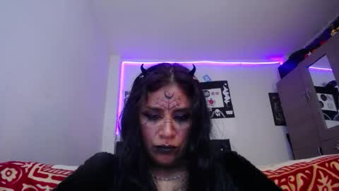 Snapshot of pinky_pinky_ chatting on 10.19.25 VIOLETA LOPEZ online show from 10.19.25