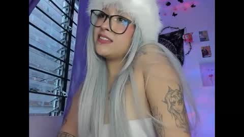 Snapshot of pinky_promiseex chatting on 05.22.26 pinky_promiseex online show from 05.22.26