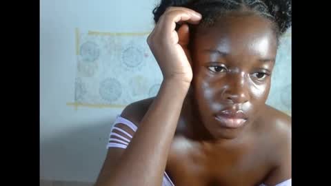 Snapshot of pinkykiki_247 chatting on 10.28.25 pinkykiki_247 online show from 10.28.25