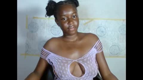 Snapshot of pinkykiki_247 chatting on 11.02.25 pinkykiki_247 online show from 11.02.25