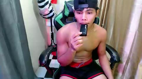 Snapshot of pinoy_fuckboy69 chatting on 05.16.26 pinoy_fuckboy69 online show from 05.16.26