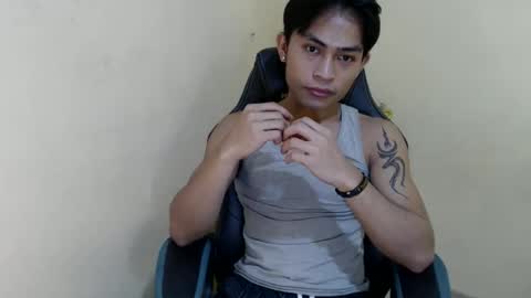 Snapshot of pinoy_palautogxxx chatting on 12.05.25 pinoy_palautogxxx online show from 12.05.25