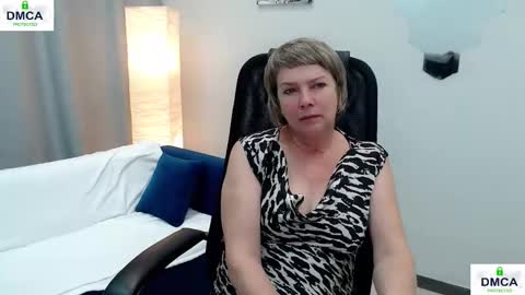 Snapshot of pion_s chatting on 10.21.25 Bella online show from 10.21.25