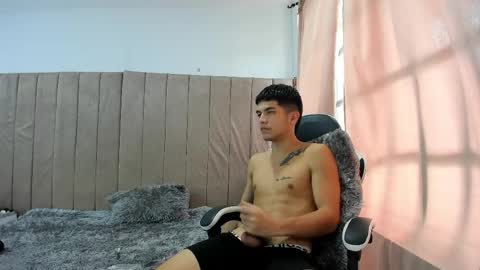 Snapshot of pipe_hot04 chatting on 04.18.26 pipe hot04 online show from 04.18.26