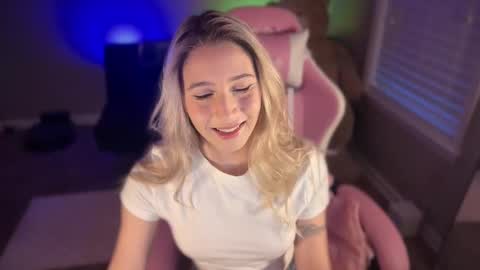 Snapshot of piperisyourho chatting on 03.09.25 Piperisyourho online show from 03.09.25