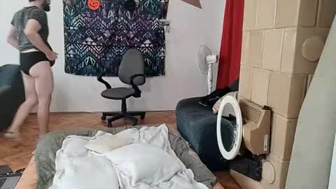 Snapshot of pisces922 chatting on 10.07.25 Dominik online show from 10.07.25