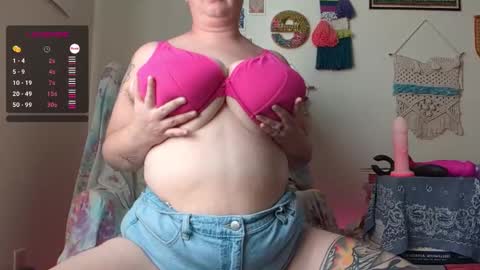 Em online show from 02.18.25