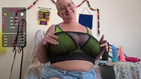 Em online show from 11.01.25