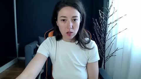 piscesgirl06 online show from 10.29.25