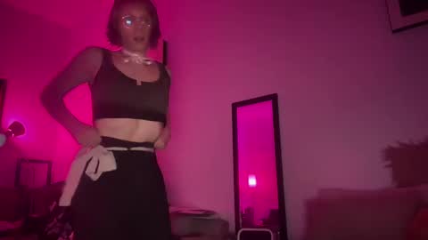 pixie_praxis online show from 02.05.25