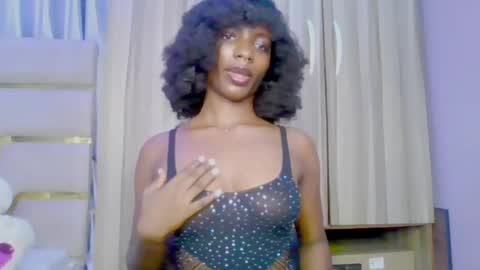 Snapshot of pixie_pulse chatting on 06.18.26 Ella online show from 06.18.26