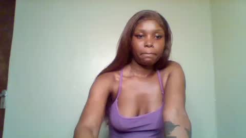 Snapshot of pixie_roman chatting on 10.03.25 Majesty online show from 10.03.25