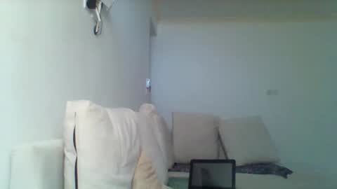 Snapshot of pixie_roman chatting on 10.23.25 Majesty online show from 10.23.25