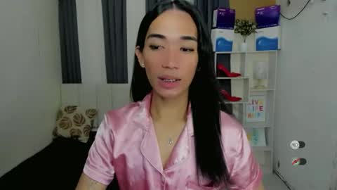 pixiedoll_ online show from 12.19.25