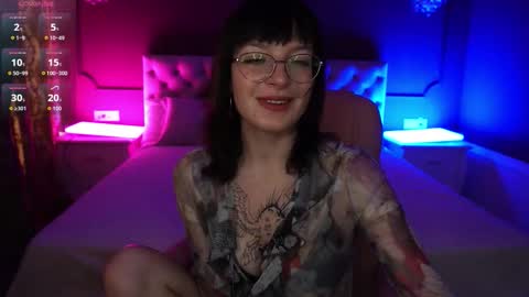 Snapshot of pixiepeachh chatting on 09.22.25 pixiepeachh online show from 09.22.25