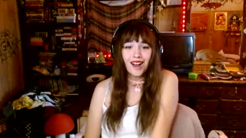 Izzy online show from 10.23.25