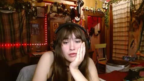 Snapshot of pixinun chatting on 03.25.26 Izzy online show from 03.25.26