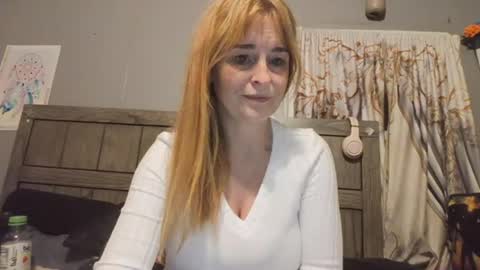 Snapshot of pizzedwife chatting on 06.14.26 pizzedwife online show from 06.14.26