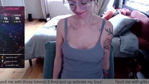 Snapshot of plantbabeee chatting on 01.09.25 Plantbabeee online show from 01.09.25