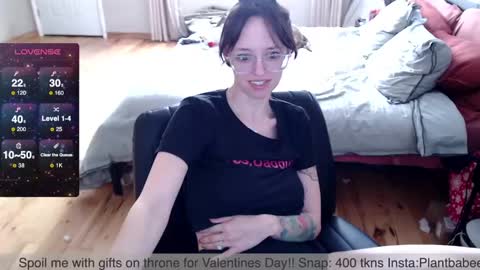 Snapshot of plantbabeee chatting on 02.06.25 Plantbabeee online show from 02.06.25