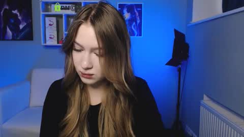 Snapshot of playful_sophie chatting on 09.29.25 Sophie online show from 09.29.25