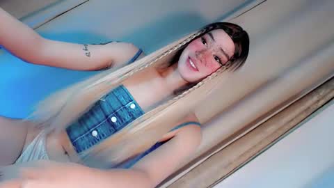 Snapshot of playfulcock69_kate chatting on 10.04.25 kate online show from 10.04.25