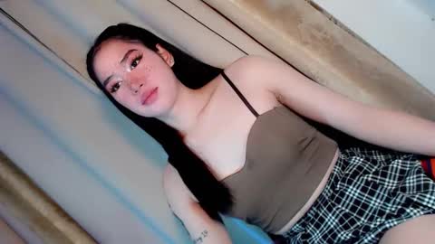 Snapshot of playfulcock69_kate chatting on 11.05.25 kate online show from 11.05.25