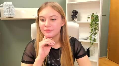 Valeria online show from 12.29.24
