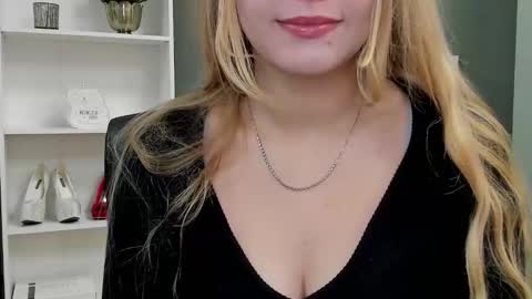 Valeria online show from 09.15.25