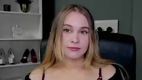 Valeria online show from 09.22.25