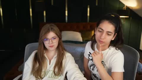Snapshot of playhard054 chatting on 04.23.26 Lana online show from 04.23.26