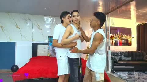   online show from 04.06.26