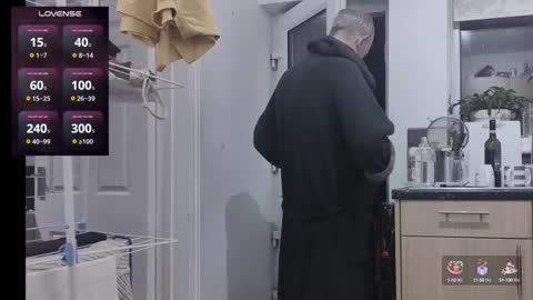 Play Me online show from 10.12.25