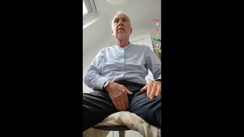 Snapshot of pleasedominateme chatting on 10.12.25 Pleasedominateme online show from 10.12.25