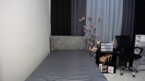 Snapshot of pleasure4salets chatting on 10.15.25 LAUREEN online show from 10.15.25