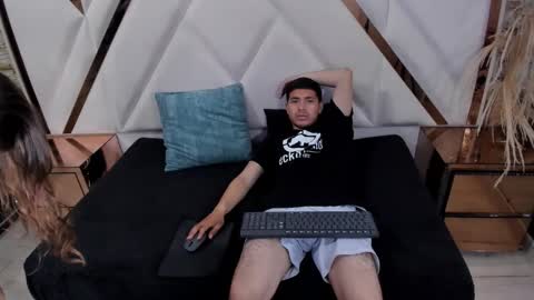 Snapshot of pleasure_duoo chatting on 10.15.25 pleasure_duoo online show from 10.15.25