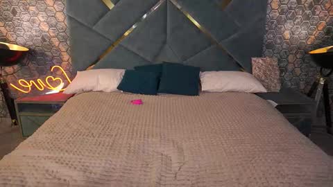 Ira brunette and Vika blonde online show from 10.25.25