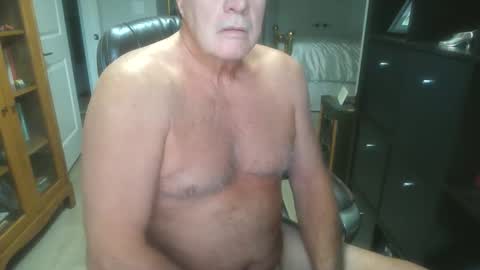 Snapshot of pleeeezeher chatting on 11.06.25 pleeeezeher online show from 11.06.25