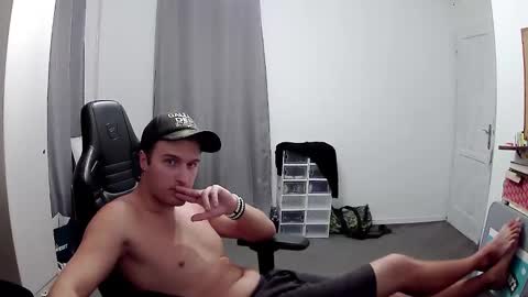 Snapshot of plkrisztian chatting on 09.28.25 plkrisztian online show from 09.28.25