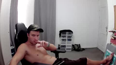 Snapshot of plkrisztian chatting on 09.30.25 plkrisztian online show from 09.30.25