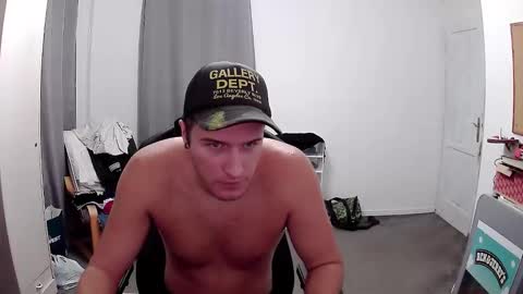 Snapshot of plkrisztian chatting on 10.05.25 plkrisztian online show from 10.05.25