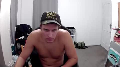 Snapshot of plkrisztian chatting on 10.19.25 plkrisztian online show from 10.19.25