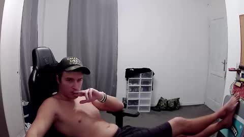 Snapshot of plkrisztian chatting on 10.27.25 plkrisztian online show from 10.27.25