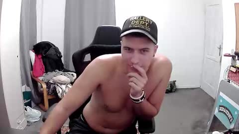 Snapshot of plkrisztian chatting on 11.09.25 plkrisztian online show from 11.09.25