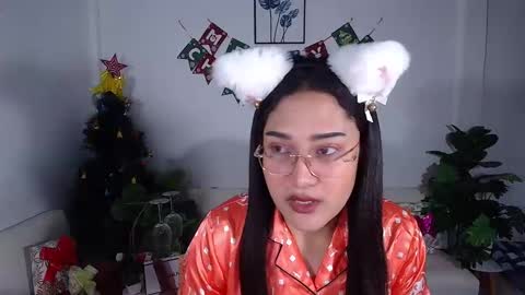 Ploysai online show from 01.08.25