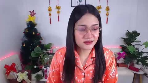 Ploysai online show from 01.20.25