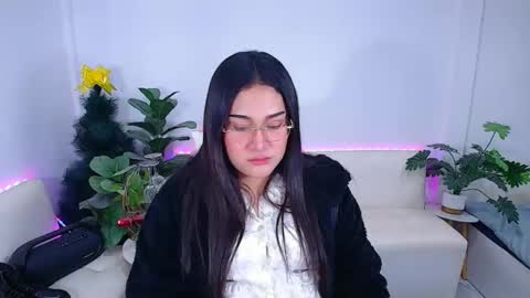 Ploysai online show from 11.29.25