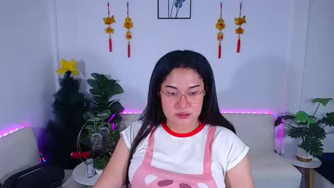 Ploysai online show from 04.21.26